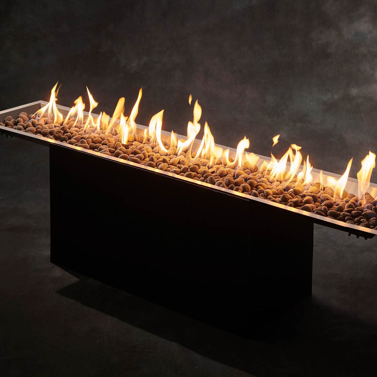 The Outdoor GreatRoom Linear Crystal Fire Plus Gas Burner