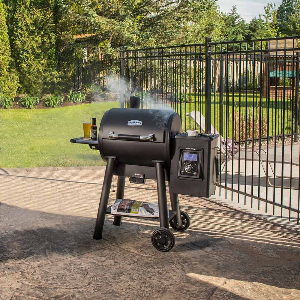 Broil King Regal Pellet 400 Smoker and Grill Outdoor