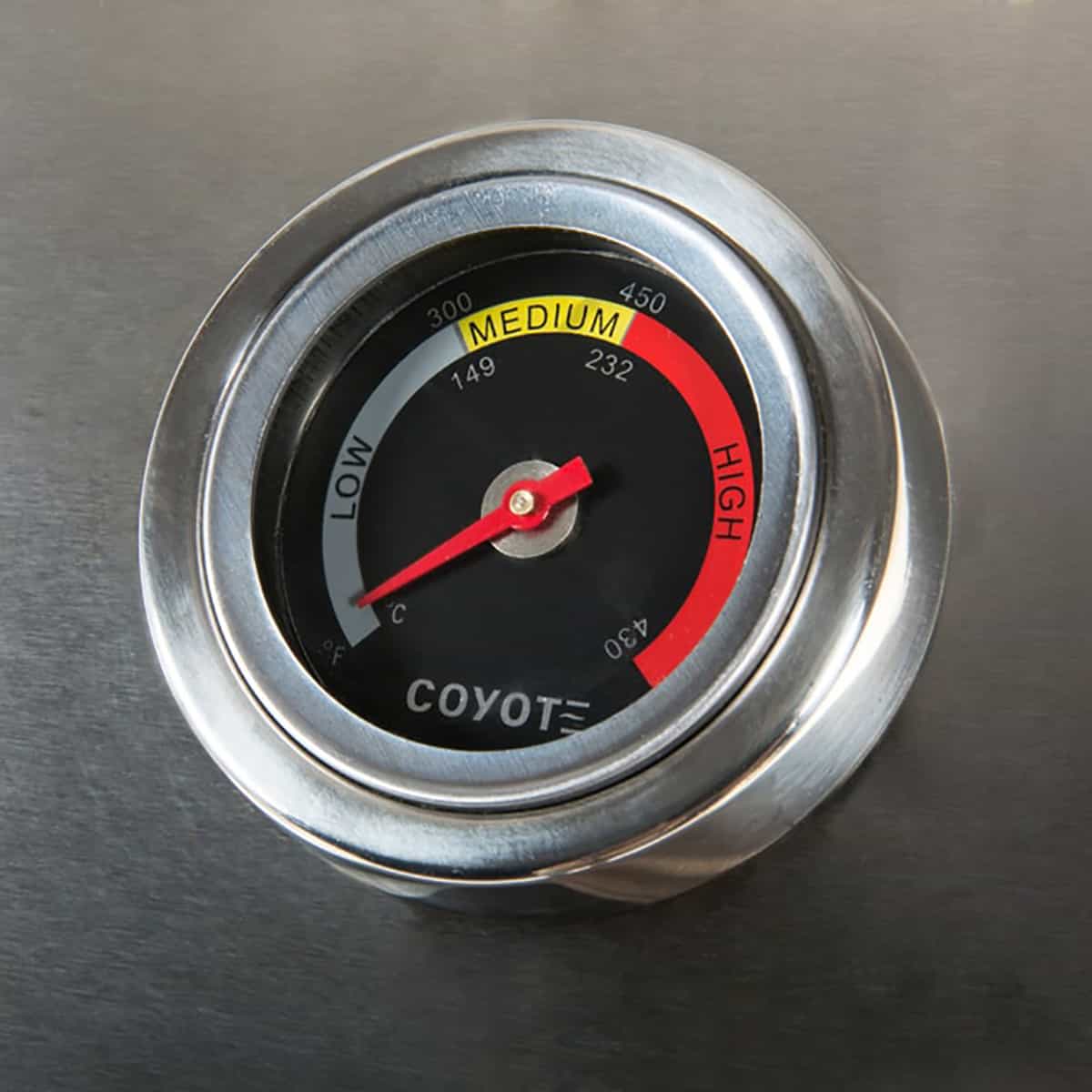 Coyote S-Series 30 Inch Freestanding 3-Burner Grill thermometer Close-up