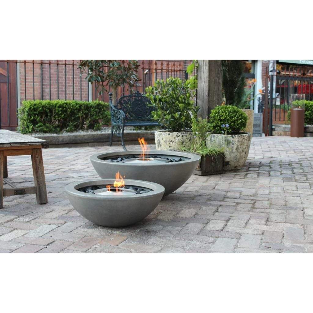 EcoSmart Fire Mix 850 Bioethanol Freestanding Round Concrete Fire Pit Bowl Installed (Lifestyle View) 6