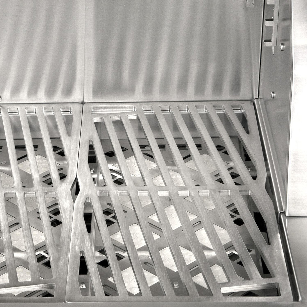 Hestan Deluxe 42-Inch Gas Grill - Laser DiamondCut Cooking Grids